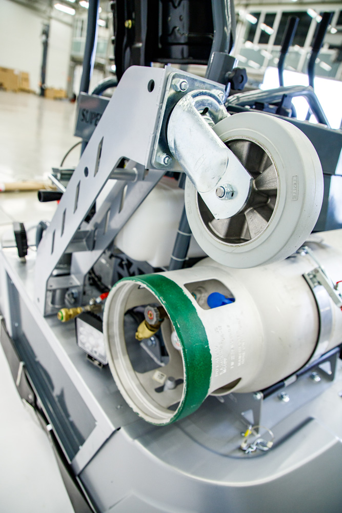 LP36GE propane trowel machine