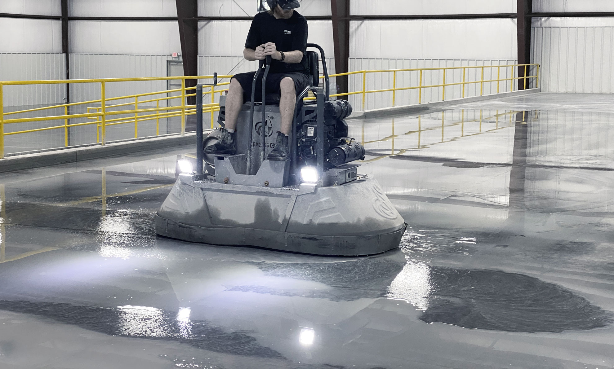 propane power trowel for concrete polishing