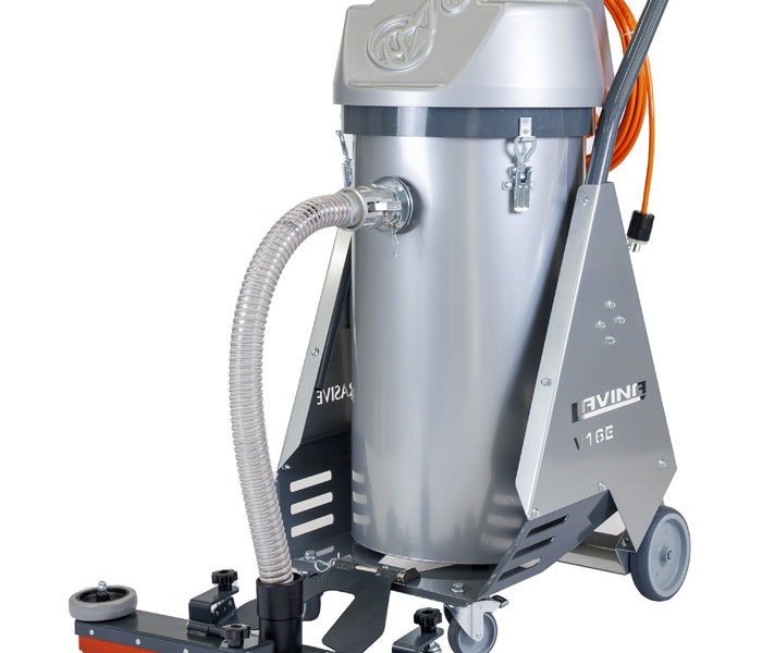 V16E wet and dry vacuum with slurry brush