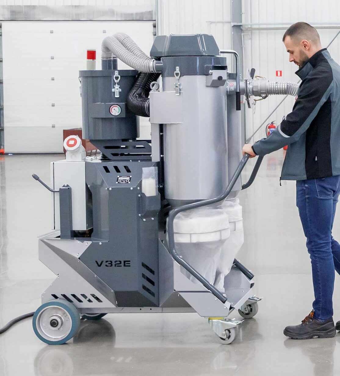 V32E dust extractor with presperator, 220 or 480V